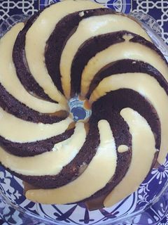 Una foto de Bundt Cake de cacao con mantequilla de cacahuete apto para personas con diabetes