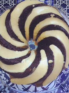 Una foto de Bundt Cake de cacao con mantequilla de cacahuete apto para personas con diabetes