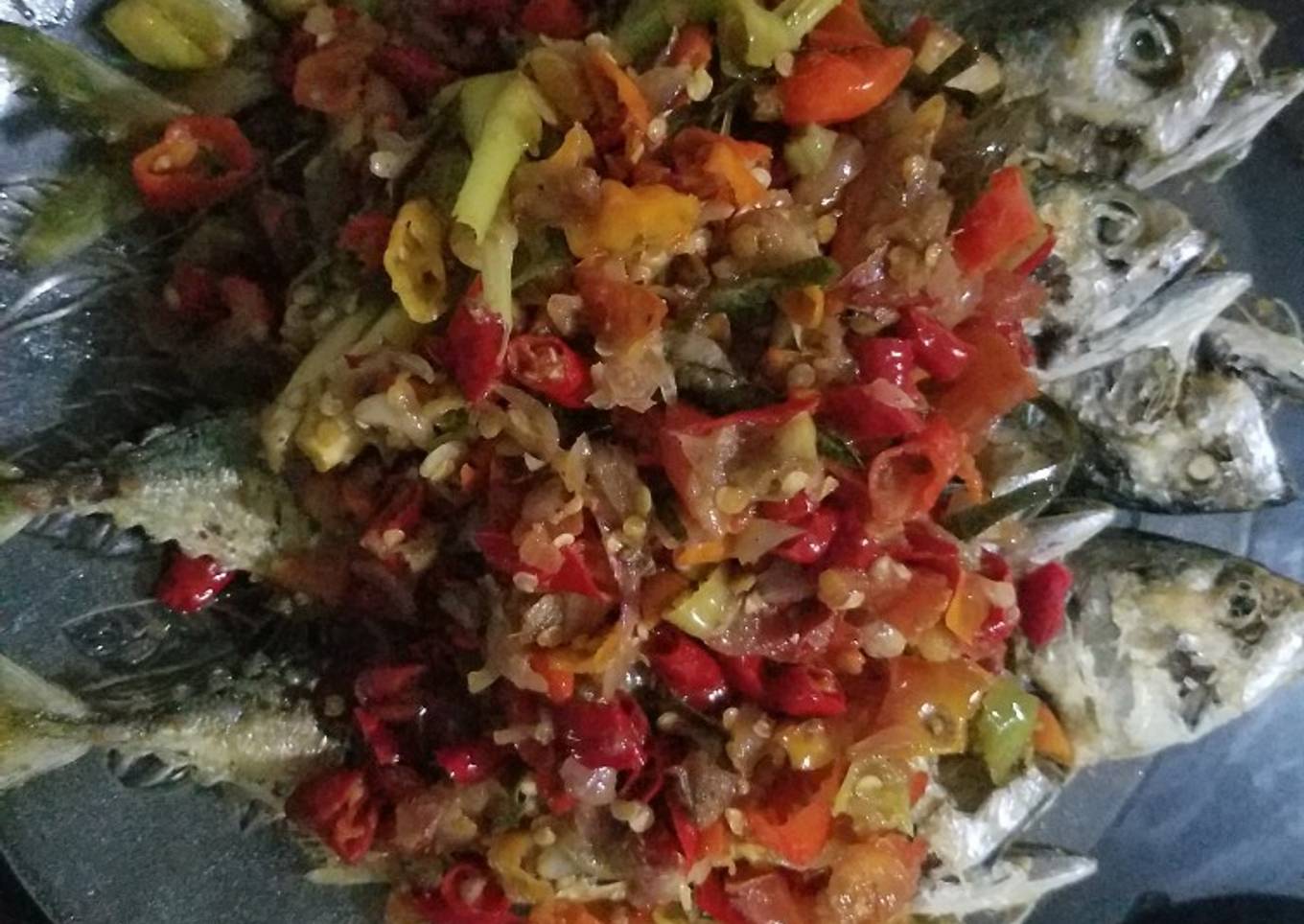 Ikan Kembung Sambal Matah