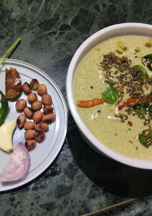 A picture of Mint Peanut Chutney.