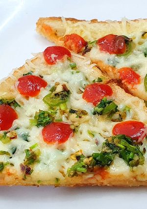 ગાર્લિક બ્રેડ(Garlic bread recipe in Gujarati) રેસીપી મુખ્ય ફોટો