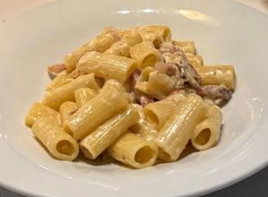 Foto de Rigatoni à carbonara
