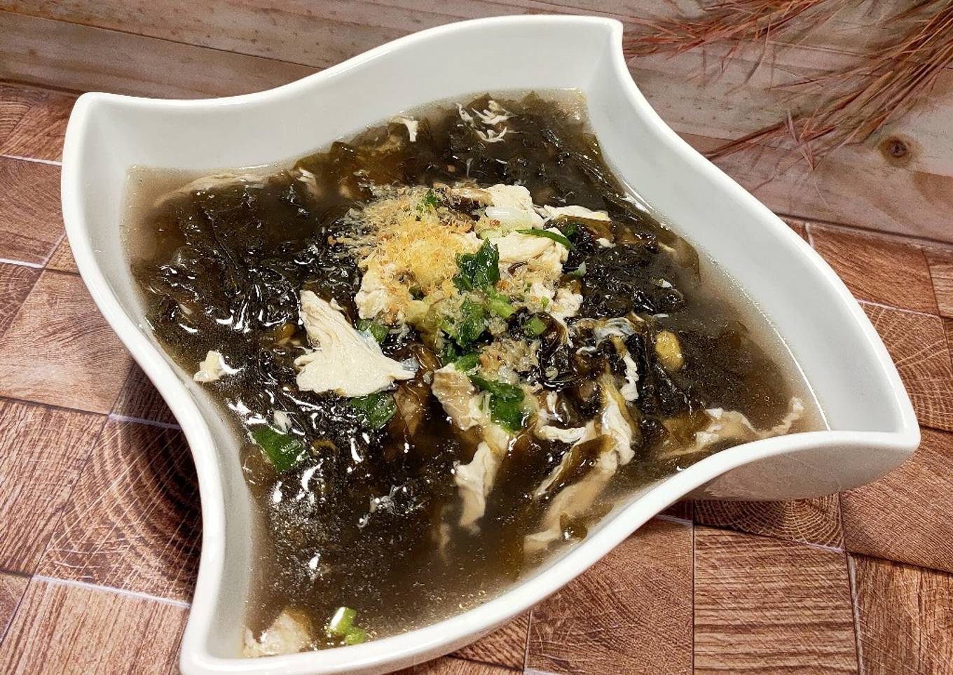 Seaweed Egg Drop Soup