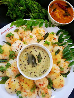 रवा इडली सांबर(RAVA IDLI SAMBER RECIPE IN HINDI) रेसिपी मुख्य फोटो