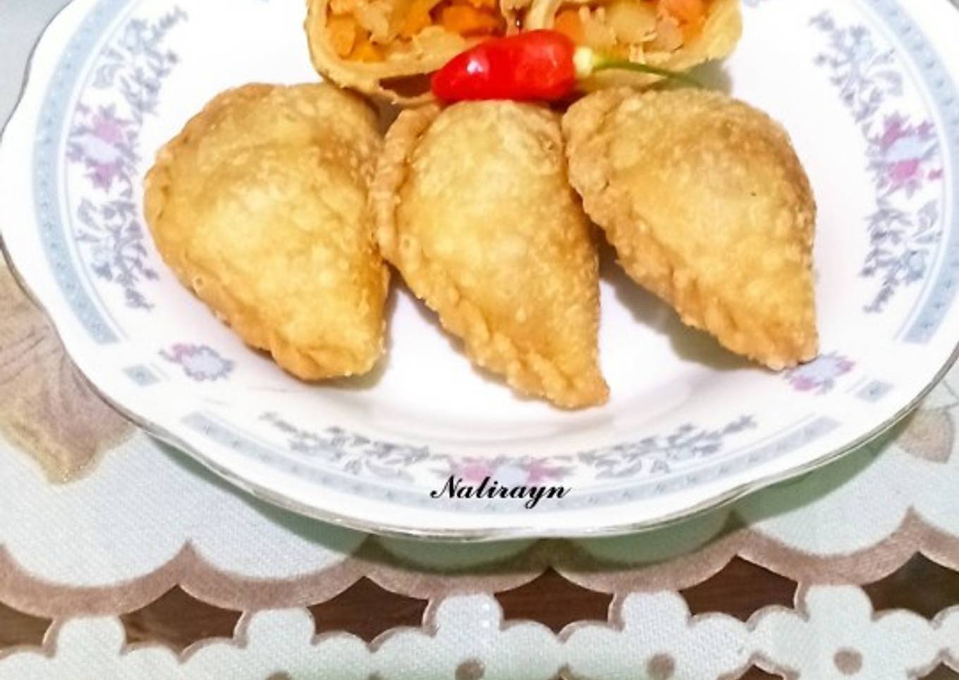 #40 Pastel Ayam, Sayur Pedas