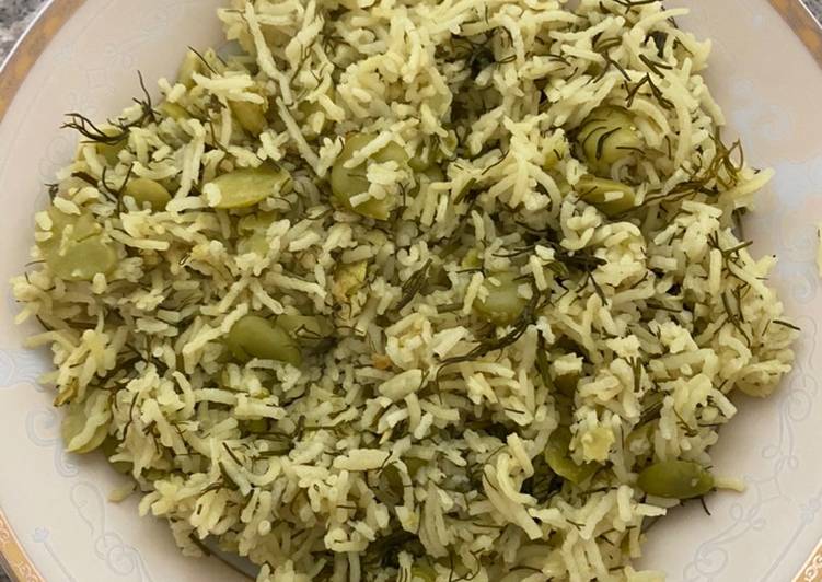 Rice with dill and broad beans called in Arabic (تمن باقلاء)