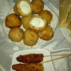 A picture of Yam egg rolls.
