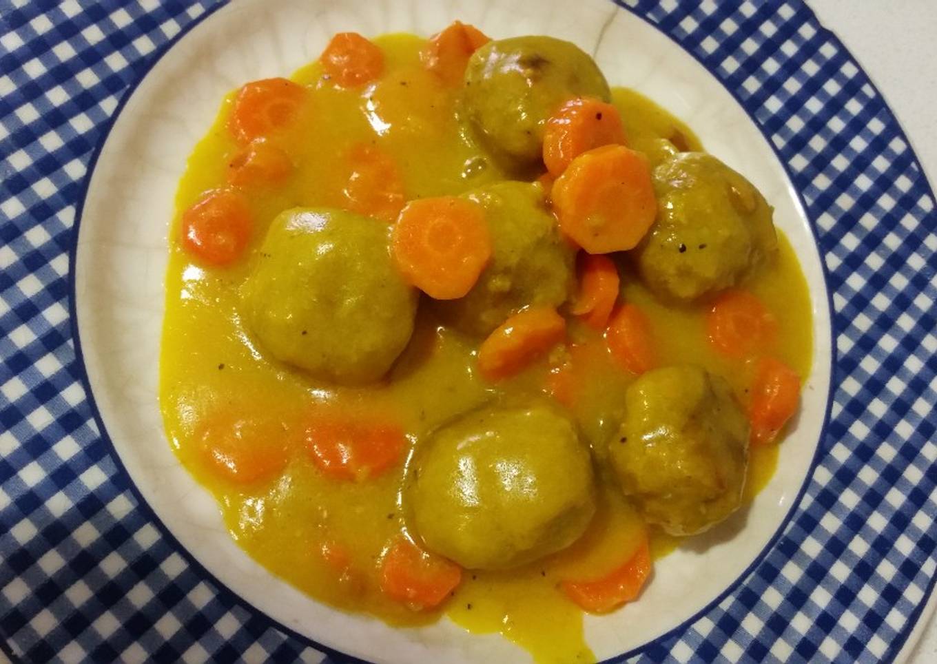 Albóndigas en salsa con zanahorias (Olla Gm g)