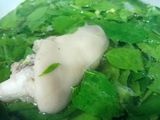 Canh rau ngót nấu giò heo