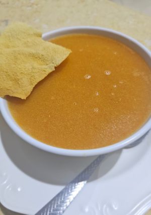 صورة لوصفة شوربة الطماطم المشوية 🍅🥣