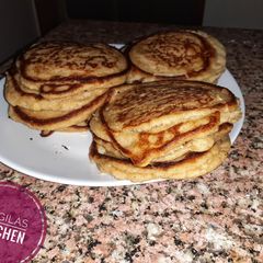A picture of Banana-oat pancakes.