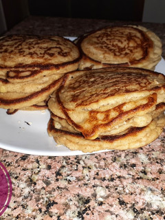 A picture of Banana-oat pancakes.
