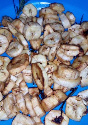 A picture of Rosemary deep fried plantains.