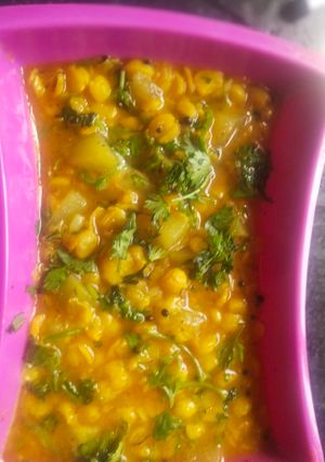 A picture of Lauki chanadaal sabji.