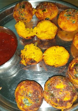 A picture of Mini handva bites.