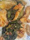 ผัดพริกแกงไก่มะเขือเปาะ