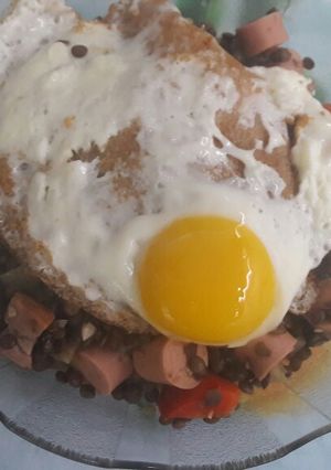 Una foto de Lentejas salteadas, con verduras, panceta (y salchichas)