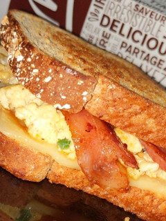 A picture of Scrambled sandwich.