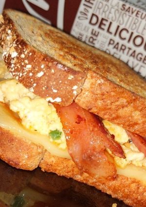 A picture of Scrambled sandwich.