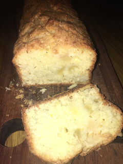 Una foto de Budín de manzana verde y naranja
