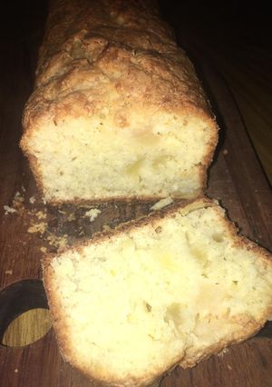 Una foto de Budín de manzana verde y naranja