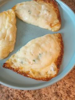 A picture of Keto crab rangoon.