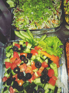 A picture of Fresh Garden Salad.
