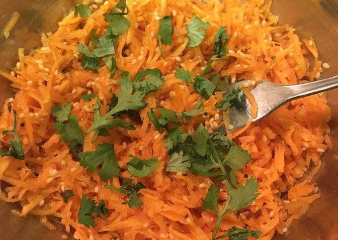 Koshimbir - Indian style carrot salad
