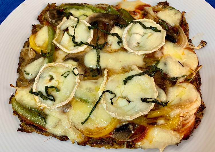 Pizza de brócoli con queso de cabra