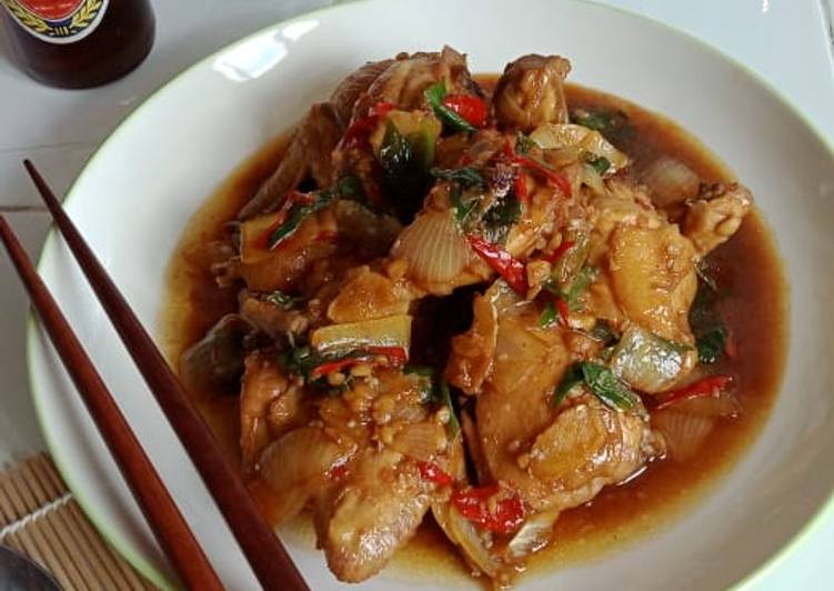 Taiwanese Chicken (Sanbeiji)