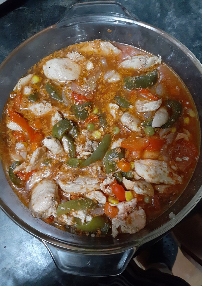 Una foto de Pollo con morrón