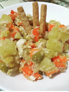 Una foto de Ensaladilla de verano🥕🥔