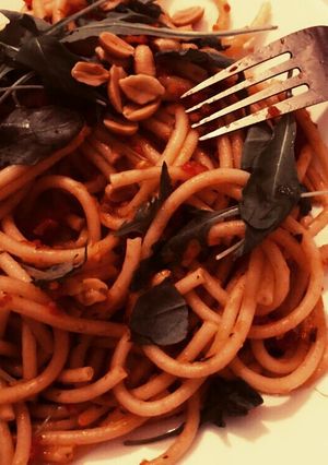 Foto di Bucatini pomodoro arachidi e rucola🍝
