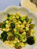 Orecchiette cu broccoli și cârnat proaspăt !
