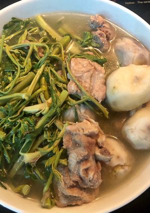 Hình của món Canh khoai sọ,rau rút hầm xương.