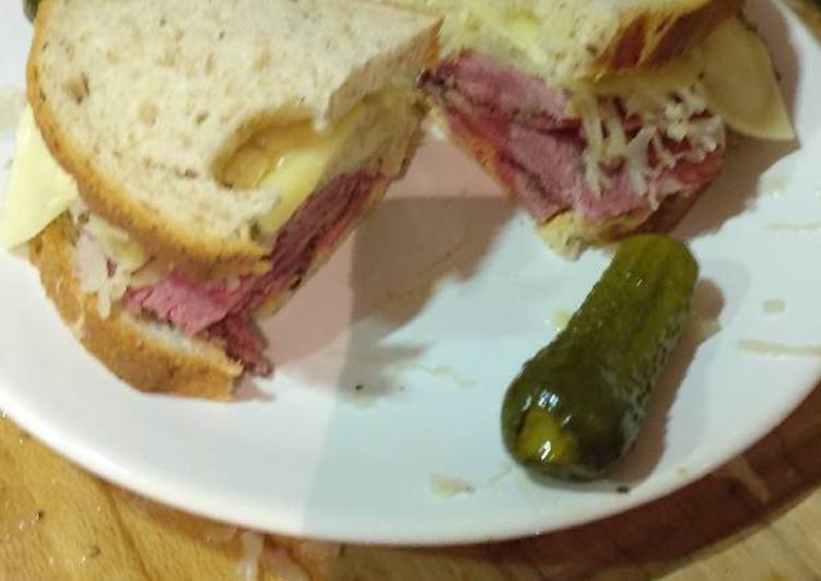 The Easiest and Tips for Beginner NEW YORK DELI Corned Beef Rueben