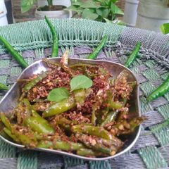 A picture of Tadka masala mirchi.