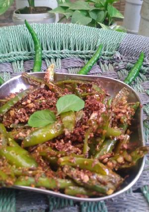 A picture of Tadka masala mirchi.