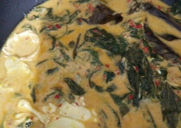 5. Gulai daun ubi plus telur rebus?