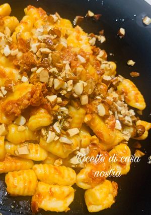 Foto di Gnocchetti sardi con pesto di pomodori secchi (malloreddus)