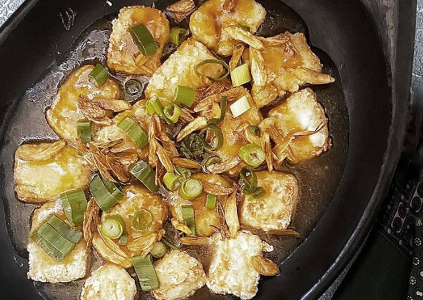 Japanese Tofu in Oyster Sauce and Crispy Garlic