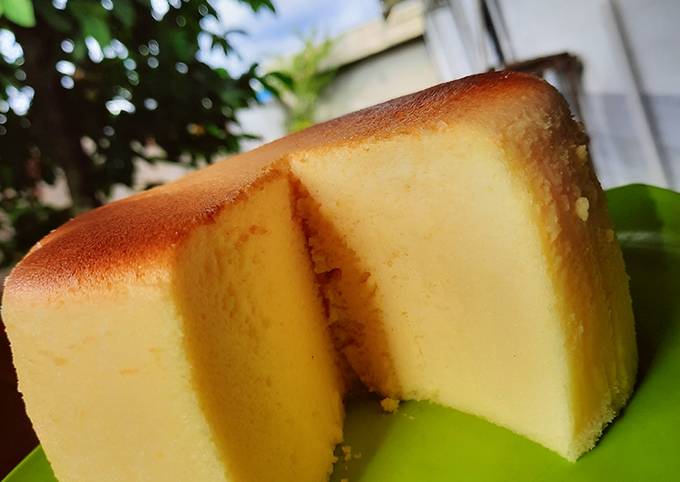 Japanese cheddar cheesecake