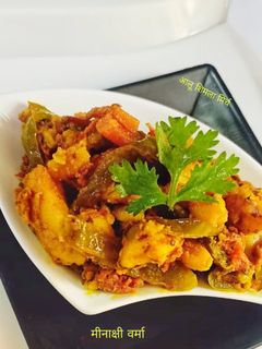 आलू शिमला मिर्च रेसिपी मुख्य फोटो