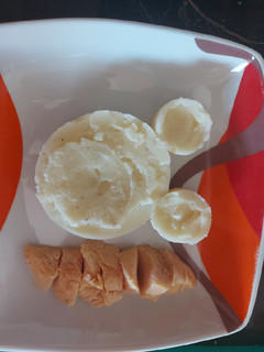 Una foto de Pollo a baja temperatura con puré de patatas