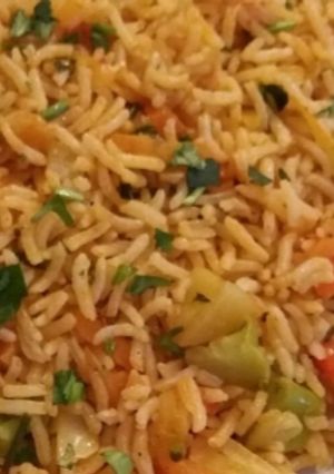 صورة لوصفة أرز بالخضر