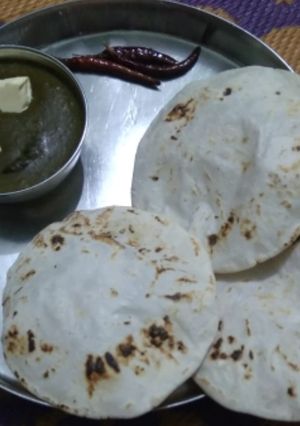 चावल के आटे की रोटी(chawal ke aate ki roti recipe in hindi) रेसिपी मुख्य फोटो