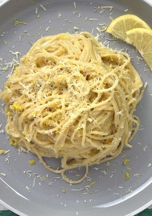 Una foto de Espaguetis con crema de limón