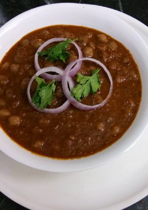A picture of Pindi chole.