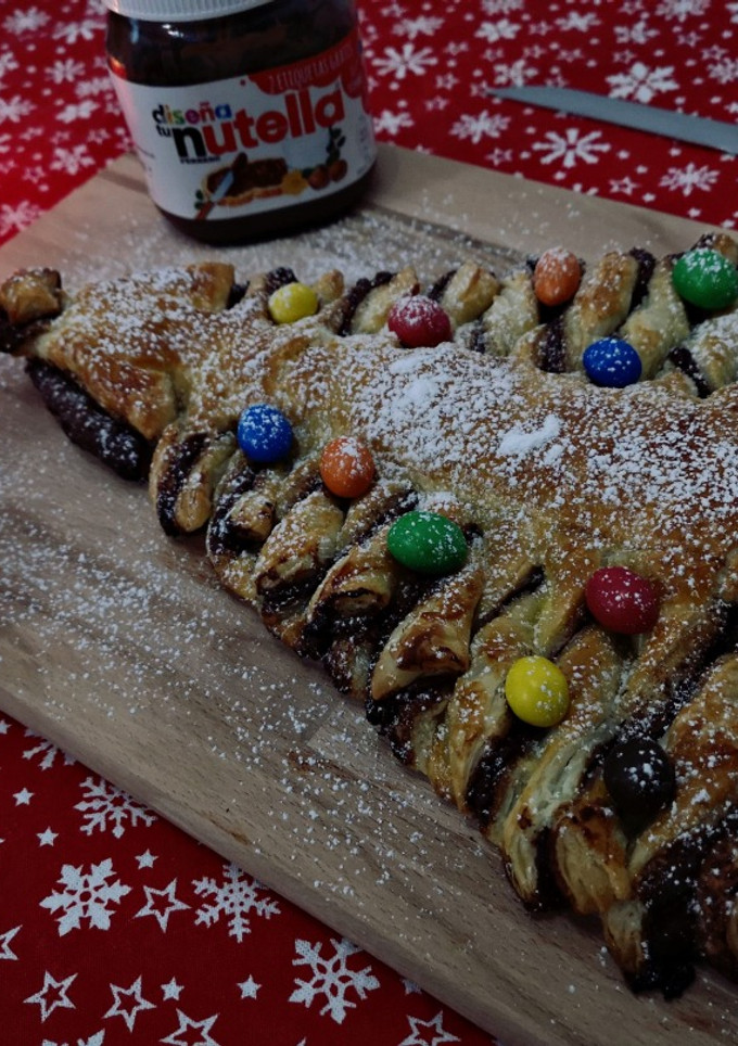 Una foto de Árbol de Navidad con hojaldre y nutella