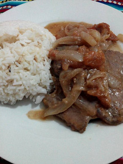 Una foto de Encebollado de ternera